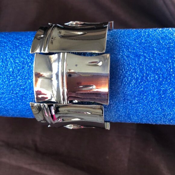 Silver-tone, Thick, Stretchy, Elasticized, Cuff Bracelet, Approximately 3" - Picture 3 of 8